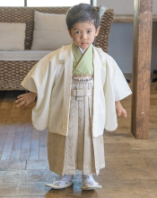 (加藤商店)KATO 533-4112 男の子羽織袴セット オフ白・抹茶 2才 45cm