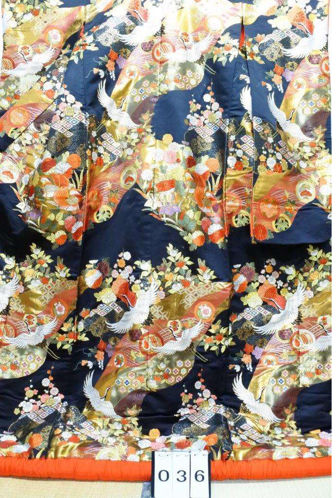 【中古衣装】 色打掛 036 黒・金　鶴・おしどり・流水