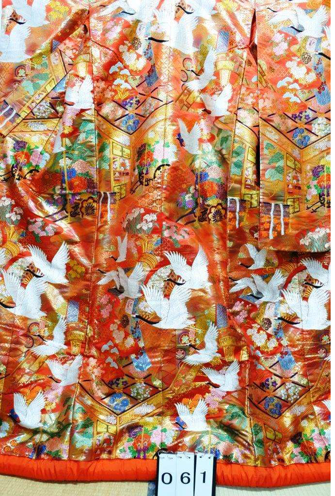 【中古衣装】 色打掛  061 赤　鶴・天井柄